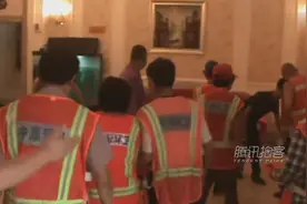 郑州豪气老板天天请数十名环卫工洗澡 牛！图片