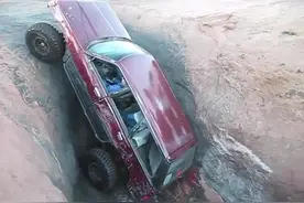 改装过的斯巴鲁，如此陡坡也能爬上来，实在太牛了！图片