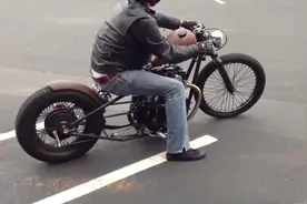 这辆1976年生产的摩托车，时隔多年再次启动，这轰鸣声太爽了图片