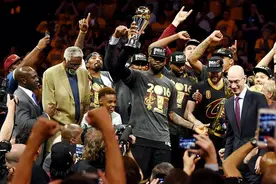 骑士夺冠球迷沸腾，克城今夜不眠图片