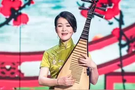 著名喜剧演员侯耀华和儿子侯军今晚首次出现在同一个节目中图片