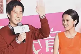 李双江满面春光 梦鸽打扮时髦 夫妻二人精神抖擞现身 走出阴影视频封面