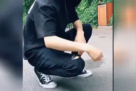 抖音一哥黑脸V真身曝光，竟然是忠哥，有图有真相