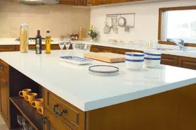 大理石台面腐蚀残留污渍现象与防治清洁措施图片