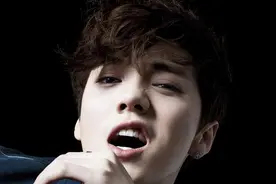 鹿晗被逼车险酿车祸 忍无可忍欲动手被拦图片