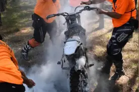 各种摩托车起火自燃的事故锦集 你的车会不会着火呢图片