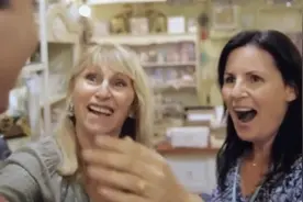 男子将14年的胡子刮干净后，全家人都不认识他了！[中文字幕]视频封面