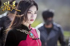 “萝莉”VS“御姐”，兵器美少女觉醒！图片