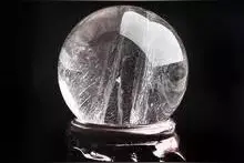 激发灵感与创意的白色能量宝石之白水晶图片