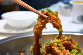 去年集体炸锅的鸭爪爪现在扎堆转让，新疆人下一餐吃啥？图片