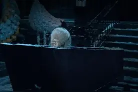 黑猫跳进棺材里，老太太死而复生，每晚必吸血！图片