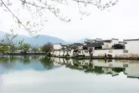 宅前有“朝案”，藏风聚气不消散图片