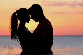 毕业季，要不要分手？图片