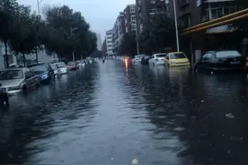 市内公交受雨情影响停运、改线信息图片