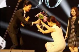 给韩星权志龙“下跪”的杜海涛 这次又有伴了 做错事就该翻旧账图片