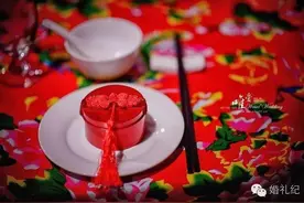 巴蜀笑星凤姐大婚：全场用张馨予都Hold不住的东北大花布图片