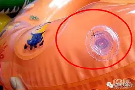 夏季儿童游泳注意了，因为这种游泳圈3岁的宝宝差点在水中丧命！图片