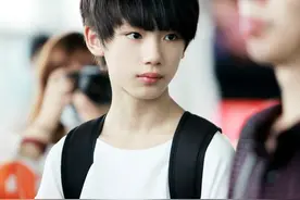 无意中看到TF家族练习生，TFBOYS这个师弟挺帅的呢~图片