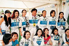 成龙与大半个娱乐圈的绝色女星合照被翻出， 网友：大哥就是大哥图片