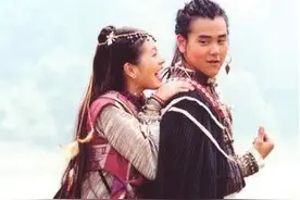 型男摇身一变老司机 公然鼻咚江疏影图片