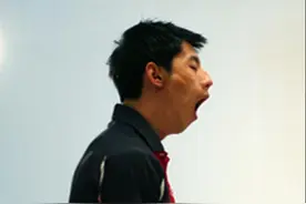 马龙夺冠超水平发挥？不！是张继科太困了，打着打着睡着了图片