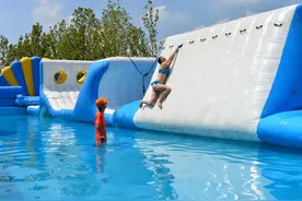 武汉园博园开启水上大冲关  5分钟内连闯5关不容易图片