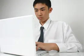 四个坏习惯容易引起口腔溃疡图片