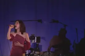 日本歌手UA开口直接清唱《水色》，这是《盛夏的果实》原版