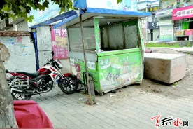 废弃早点车“霸路”大半年图片
