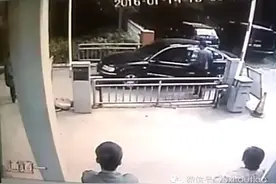 云南民警驾公车出小区时因无门禁遇阻与保安冲突，纪委调查图片