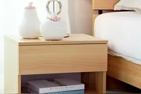 床头柜摆放什么才是最合适？图片