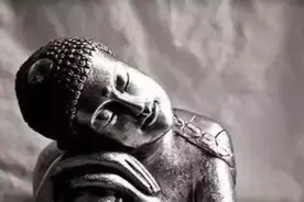 潮湿的夏日雨季来临，木质手串要遭殃？图片