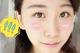 摄影师为逗客人笑，说了句谁也没想到的话图片