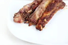 菜男至尊烤排骨，皮酥肉嫩馨香诱人图片
