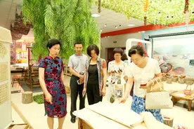 中国妇女报社社长黄海群一行考察省妇联精准扶贫工作图片