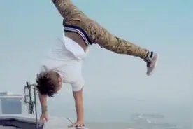 bboy在226米的摩天大楼上跳舞图片