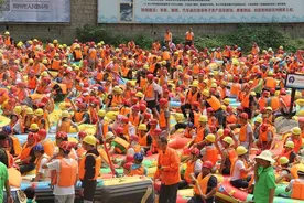 尧山大峡谷漂流人满为患图片