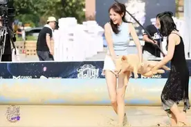 《Hello！女神》搅动网综、直播界，王思聪为了节目够拼的图片