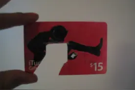 出门忘记带钥匙锁在房间里，只需要一张硬卡片就可开锁图片