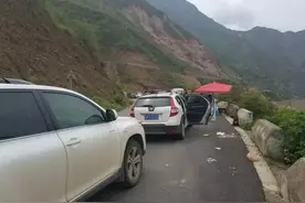 丽宁公路昨日基本通车，很多人开车去体验，不料却遇堵车图片