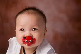 宝宝安抚奶嘴的种类与使用，你选对了吗？图片