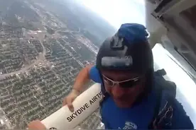 跳伞居然在空中打不开降落伞，监控记录下这恐怖一幕！图片