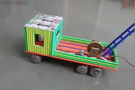 技术宅自制的遥控汽车 真是会玩图片