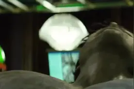 看浩克从一个普通人到绿巨人的变身过程图片