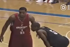 韦德2003夏季联赛首次对上詹姆斯个人表现，永远兄弟！图片