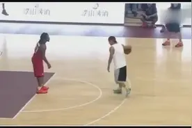 吴悠单挑史上最恐怖的1.71米后卫kiwi图片