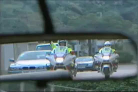 警察征用你的车！谁知那人竟是港督视频封面