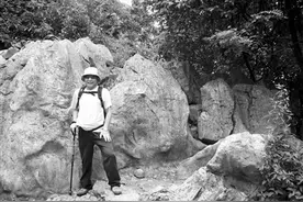 爬了一辈子山的75岁杭州老爷子 做了一件谁也想不到的事图片