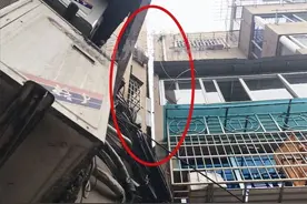 平阳一楼房倾斜多年 如今原始资料缺失扶正遇难题图片