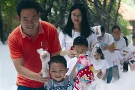 这些泡泡可以吃？还可以跟它们一起欢乐跑？没试过的快来！图片